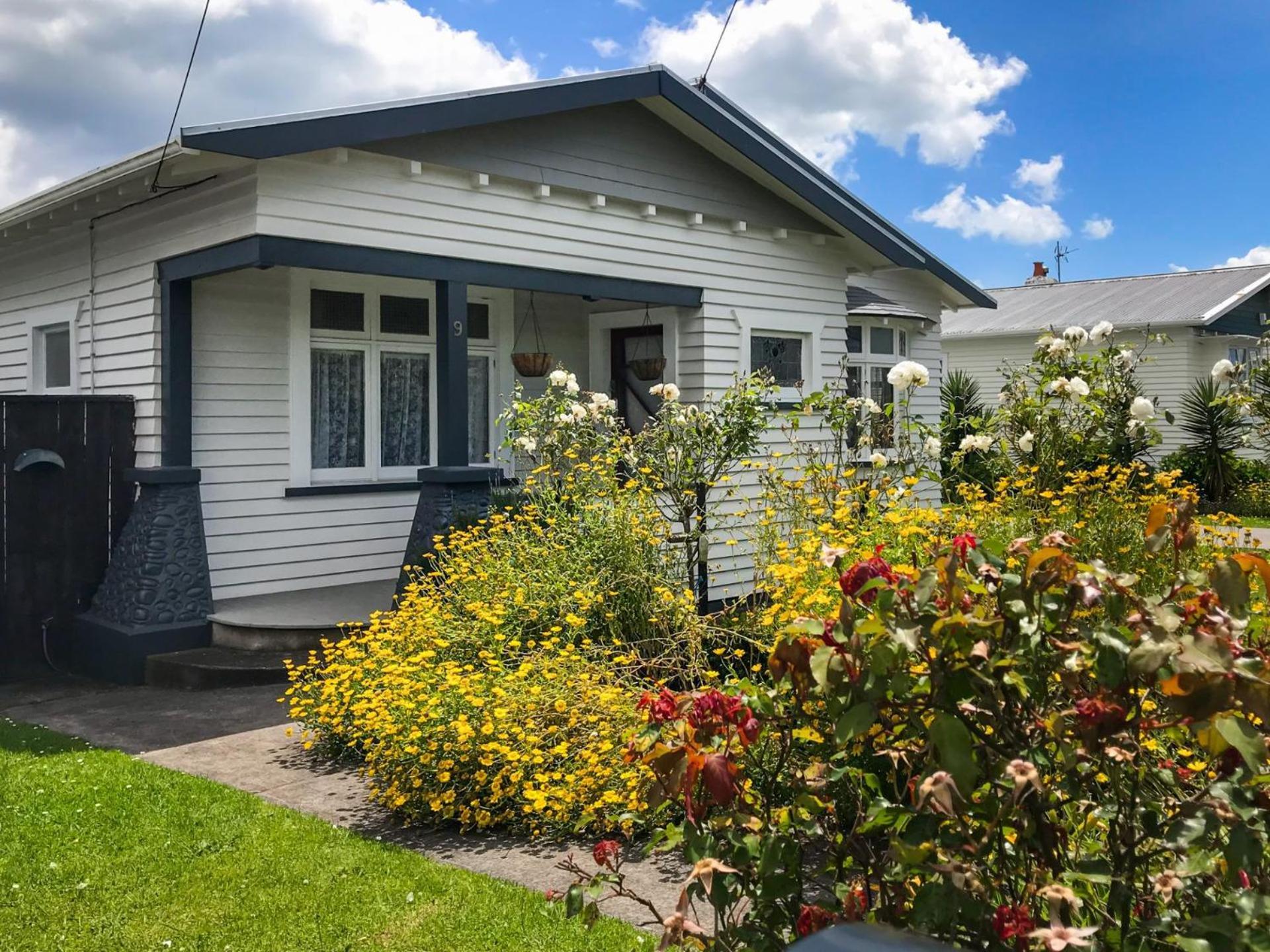 The Brooklands Bungalow New Plymouth Exterior photo